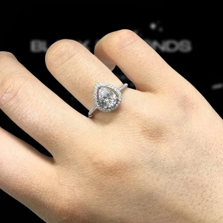 1.0 Ct Pear Cut Diamond Water Drop Engagement Ring