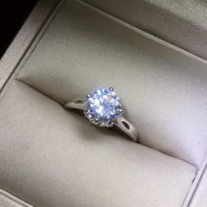 1.0 Ct Round Cut VVS1 Diamond Engagement Ring