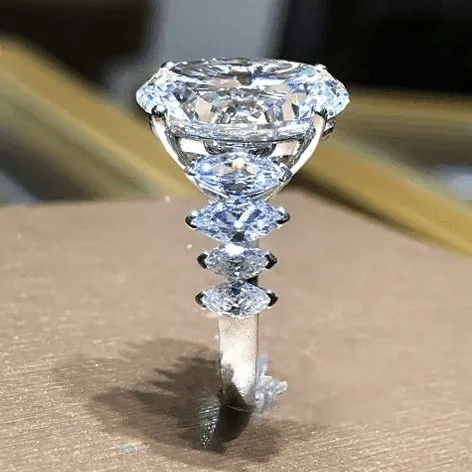 5ct Luxury Oval Cut Diamond Engagement Ring