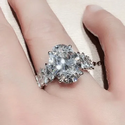 5ct Luxury Oval Cut Diamond Engagement Ring