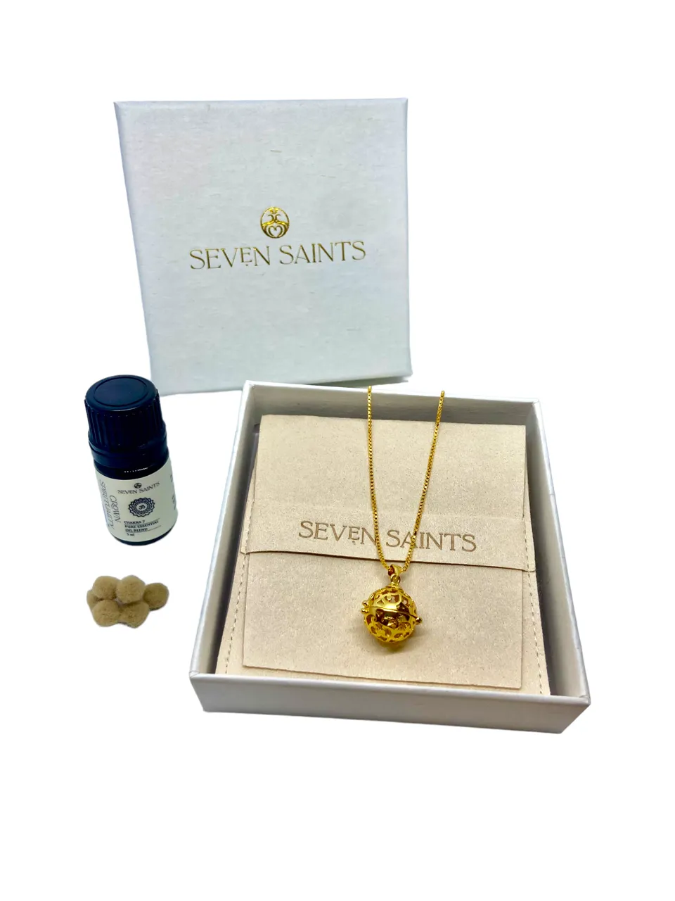 Aromatherapy Round Diffuser Locket   Aromatherapy Oil Luxury Gift Set