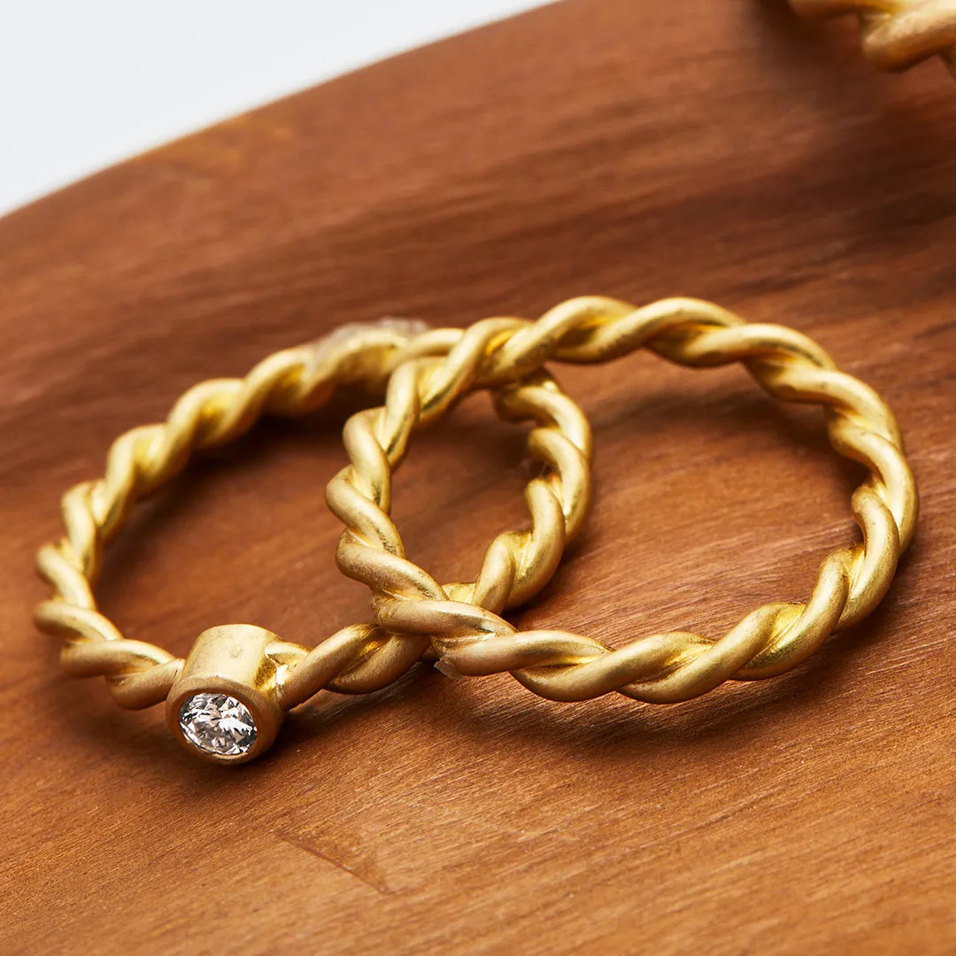 Ashley Grand Twist Band in 20K Peach Gold