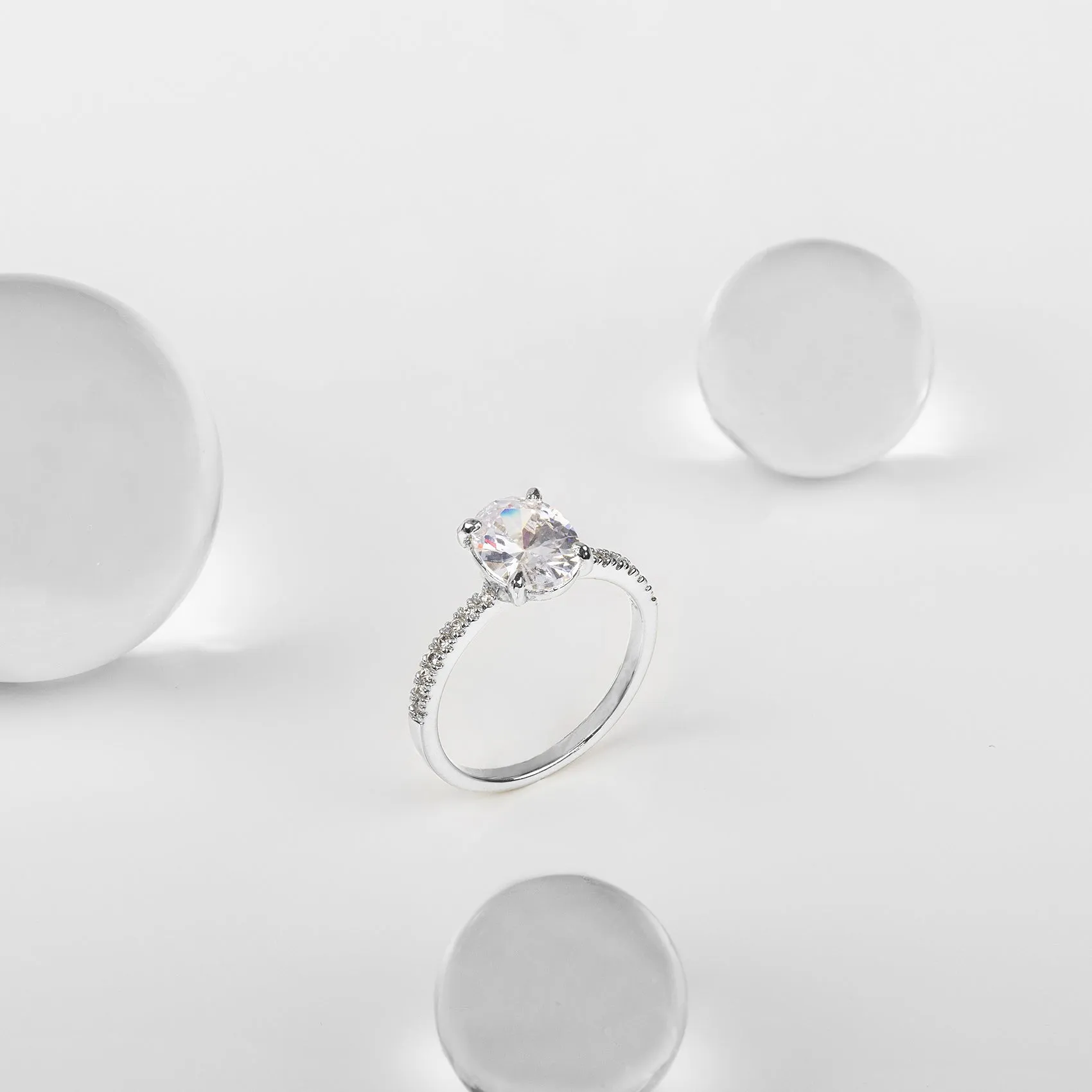 Azira Oval Ring