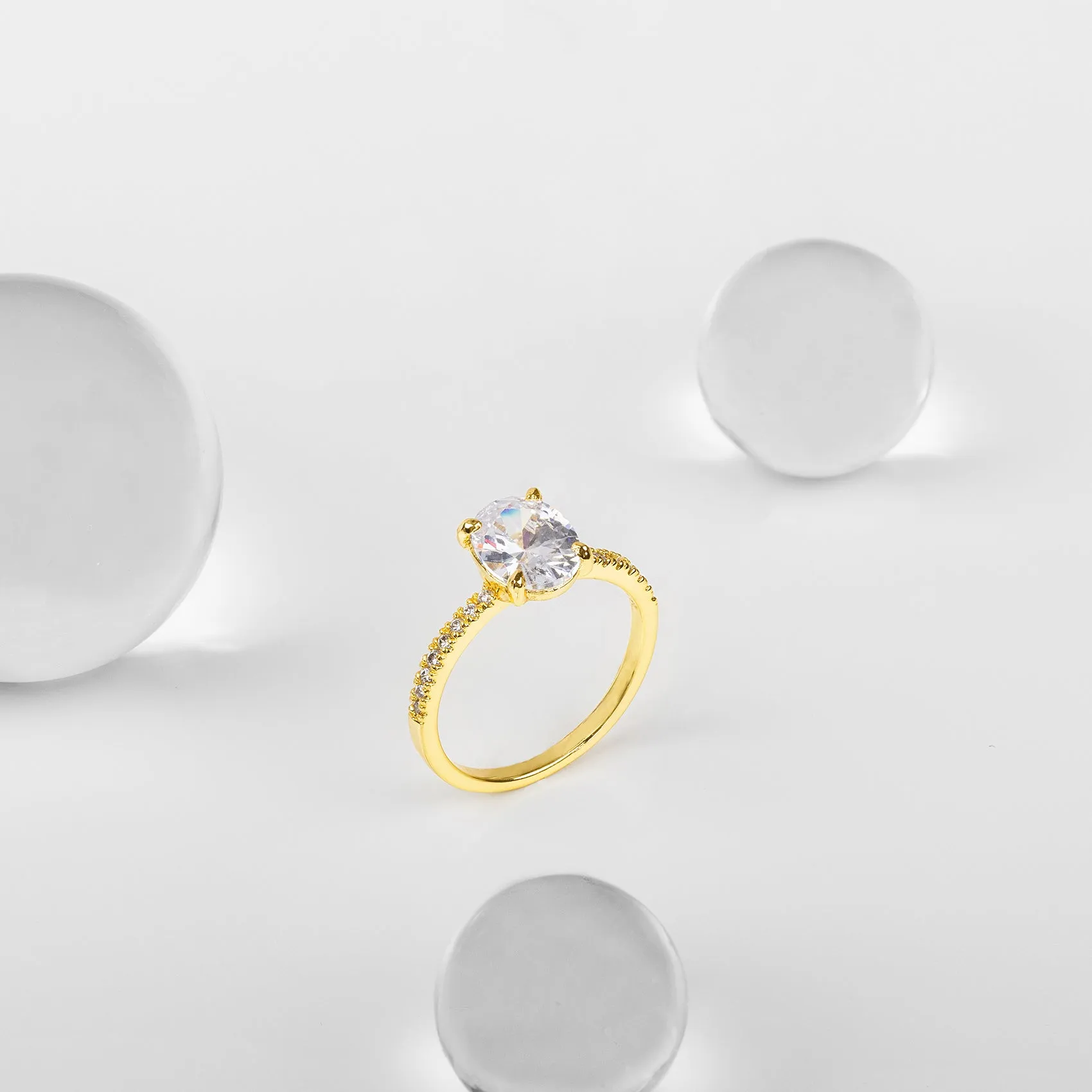 Azira Oval Ring