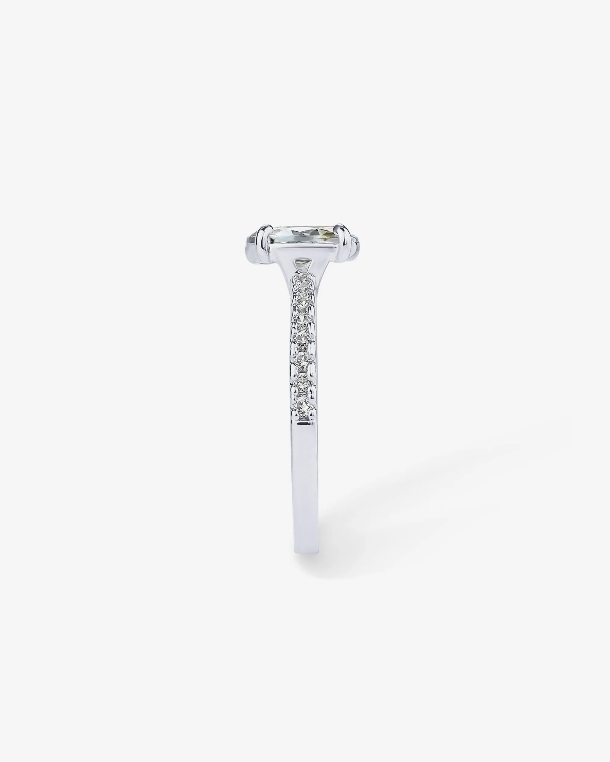 Azira Oval Ring