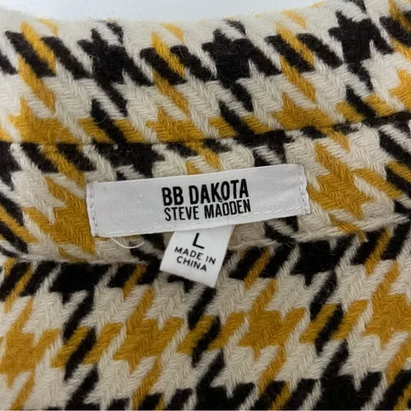 BB Dakota 7 Days A Week Houndstooth Shacket Cream / Yellow / Brown size Large