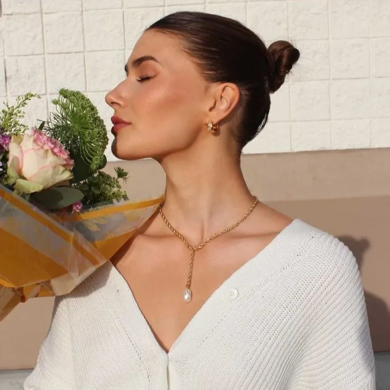 Bryn Pearl Lariat Necklace - 16"