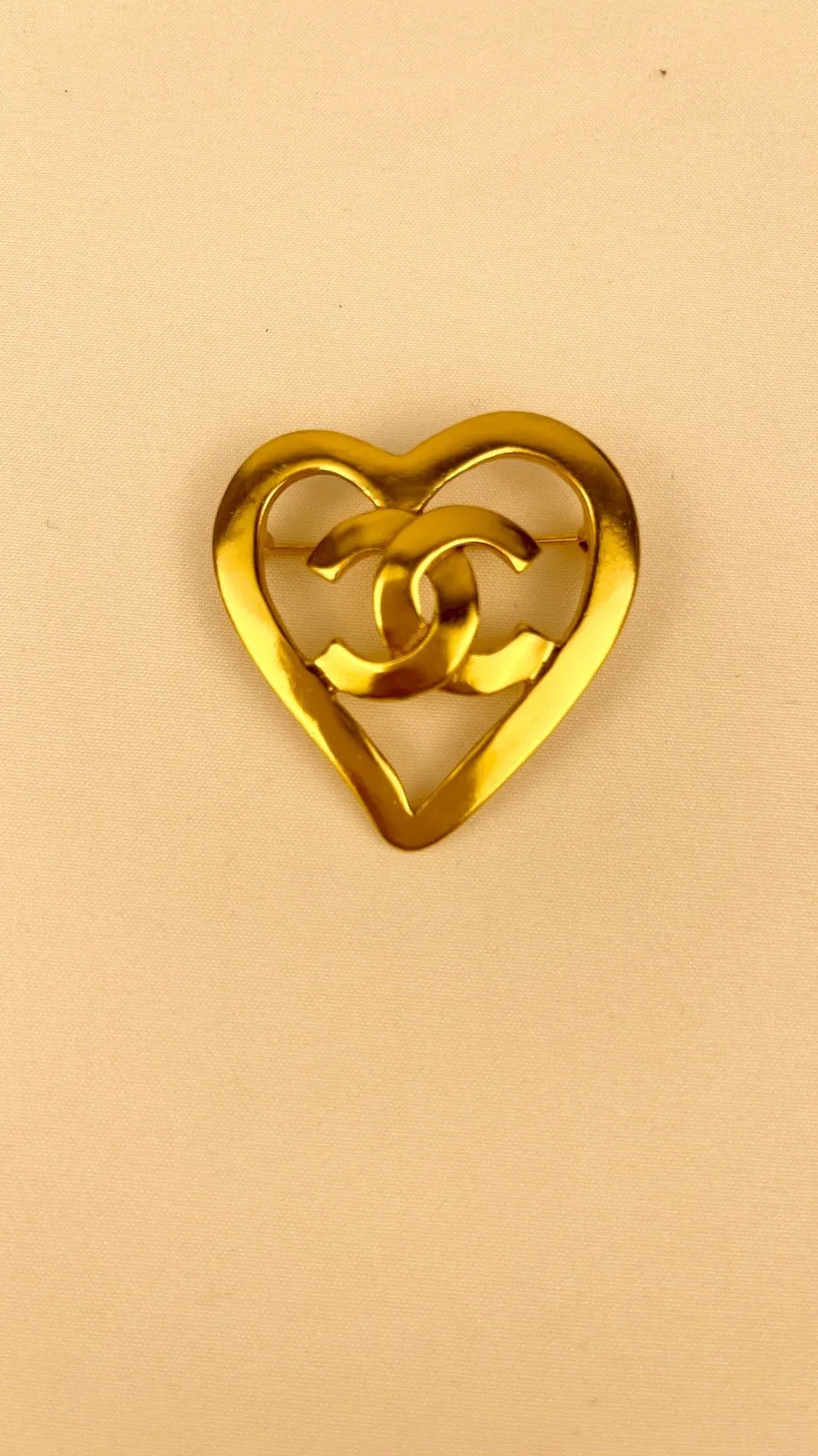 Chanel Heart 95P 24kt Gold Plated Brooch