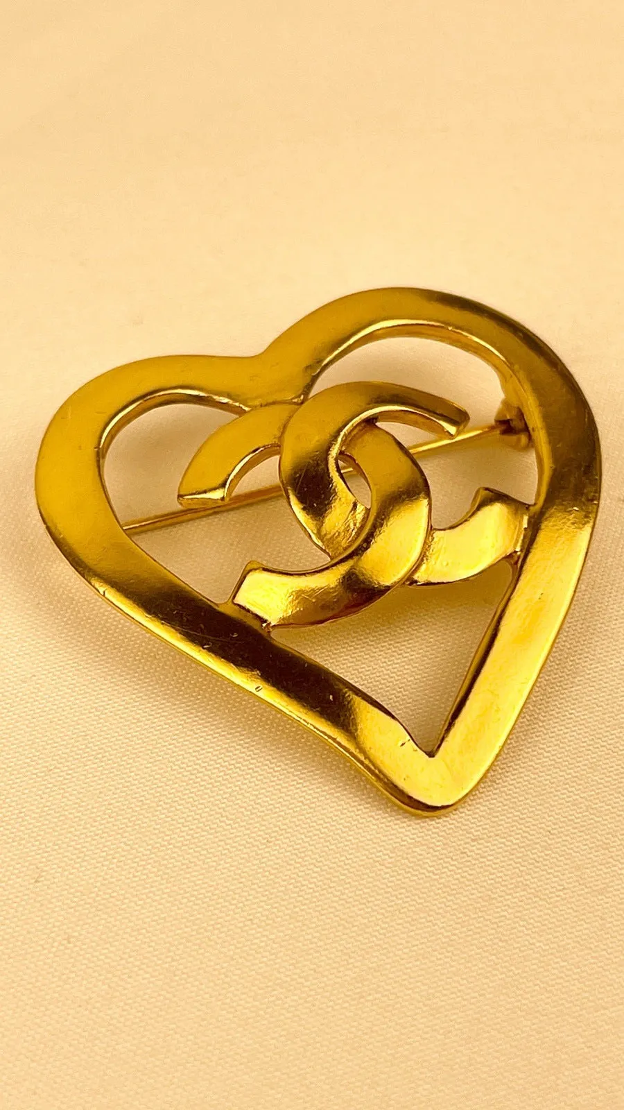 Chanel Heart 95P 24kt Gold Plated Brooch