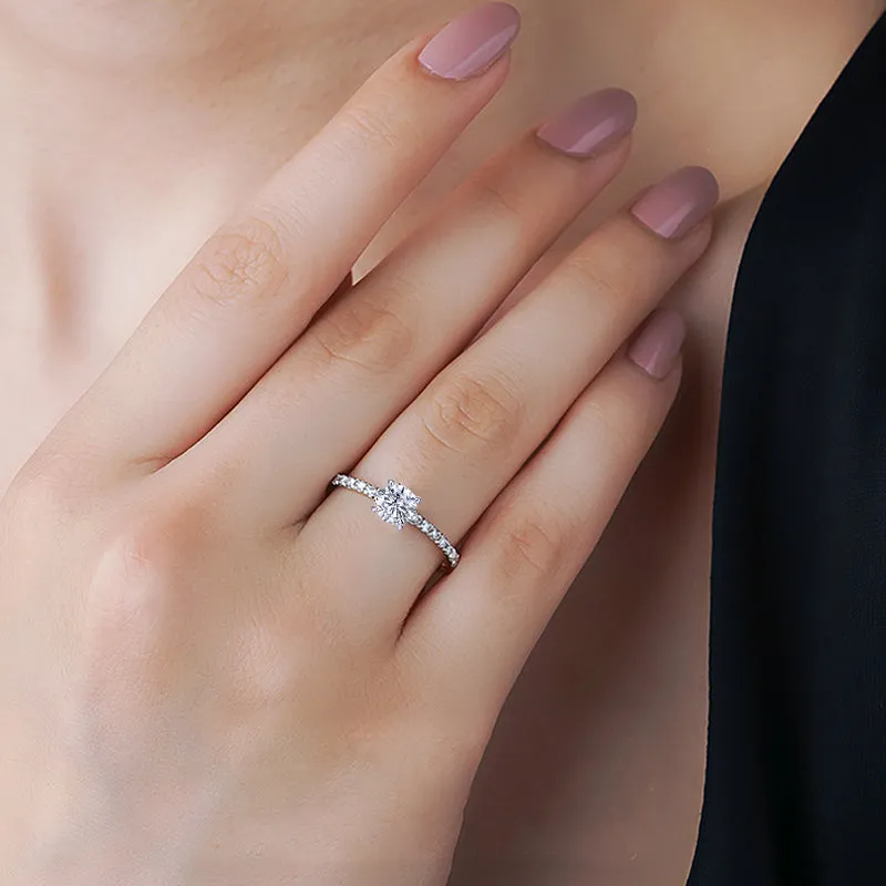 Classic 1.0ct Round Cut Moissanite Ring