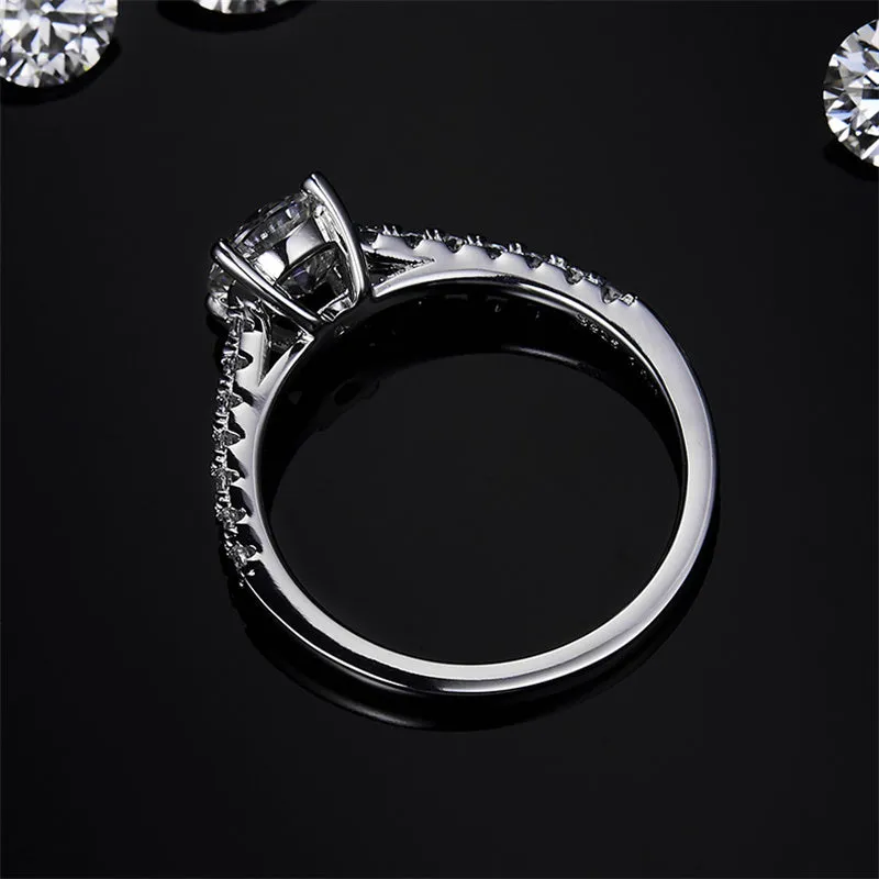 Classic 1.0ct Round Cut Moissanite Ring