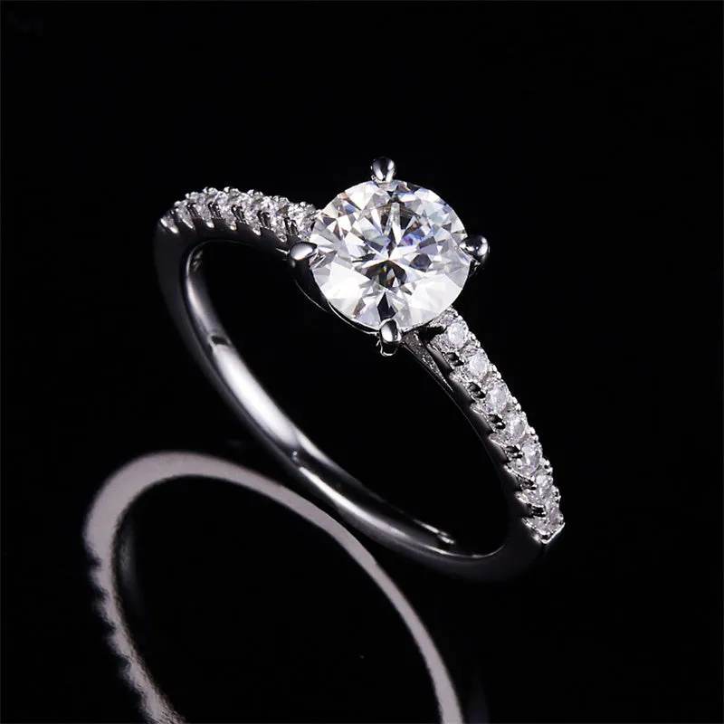 Classic 1.0ct Round Cut Moissanite Ring