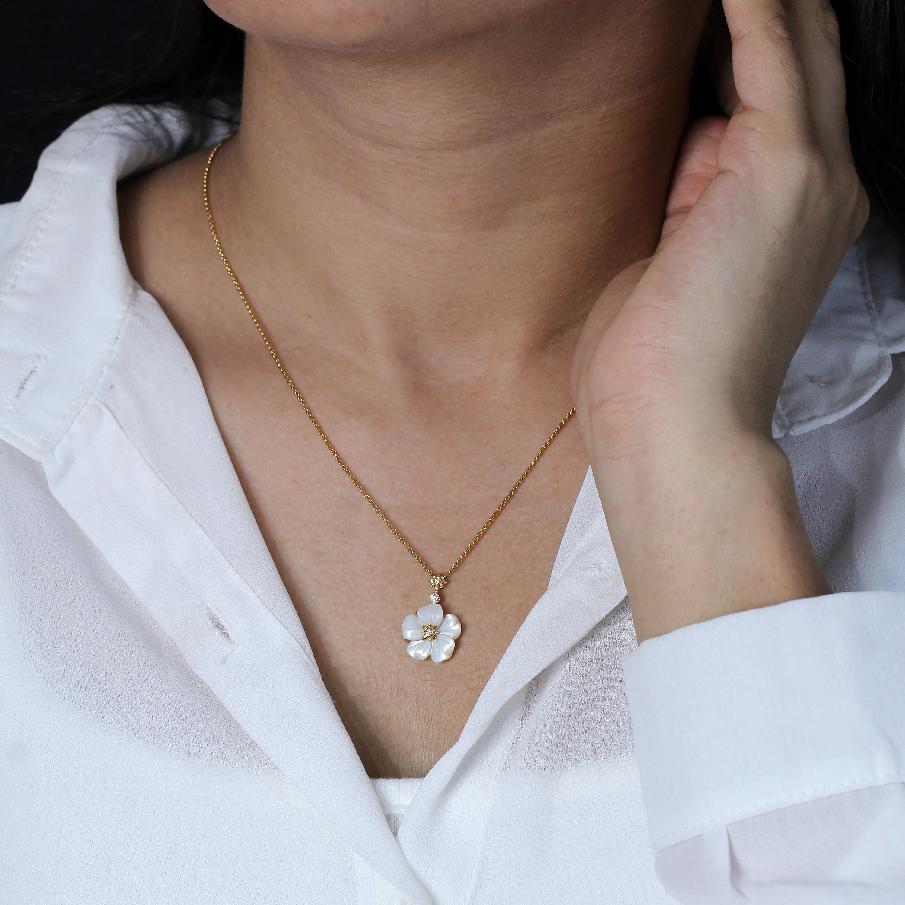 Colorbloom 14mm White Mother of Pearl Flower and White Diamond 0.10ct Pendant in 18K Gold