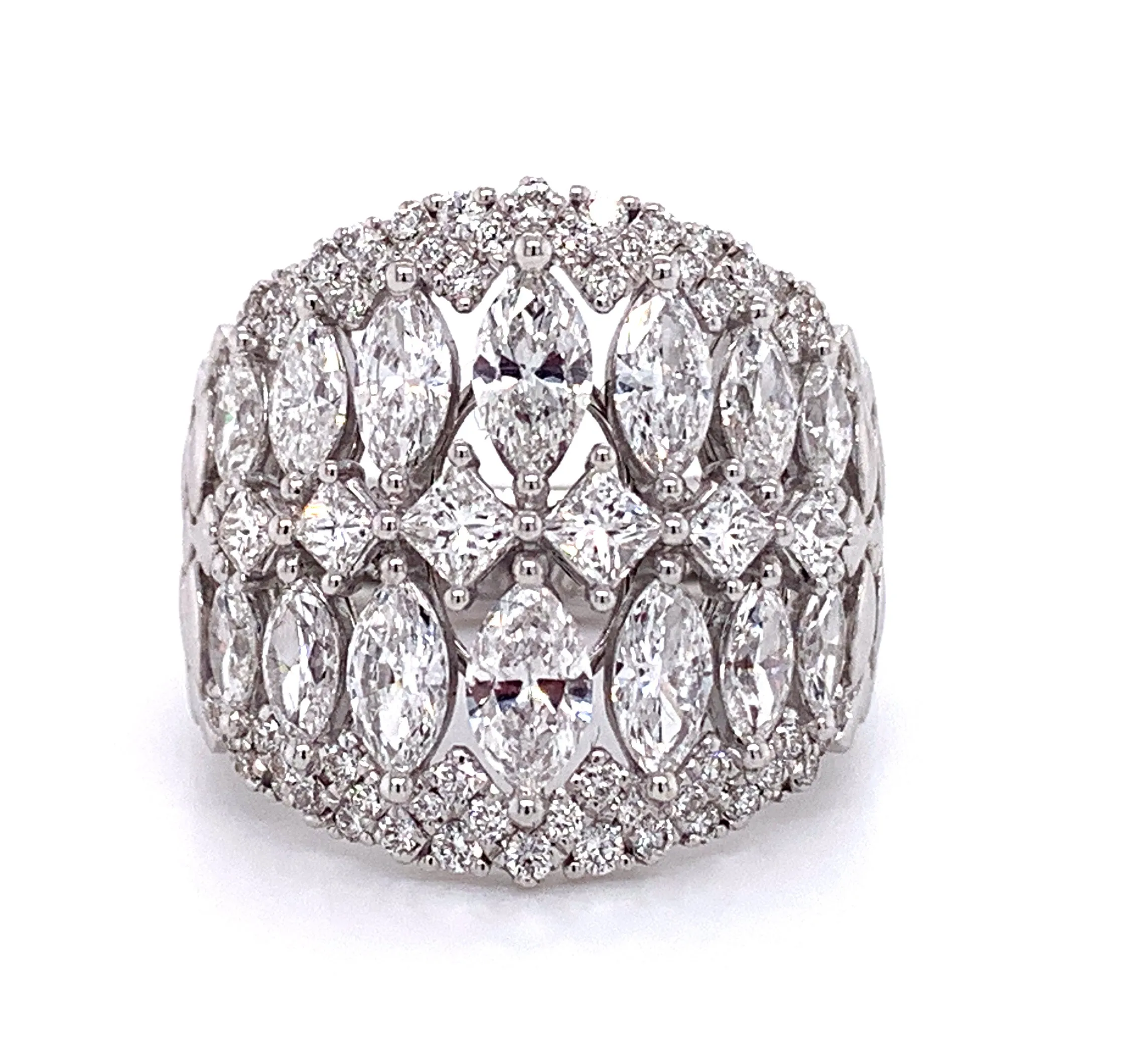 Diamond 3.02ct t.w. Right-hand Cocktail Ring