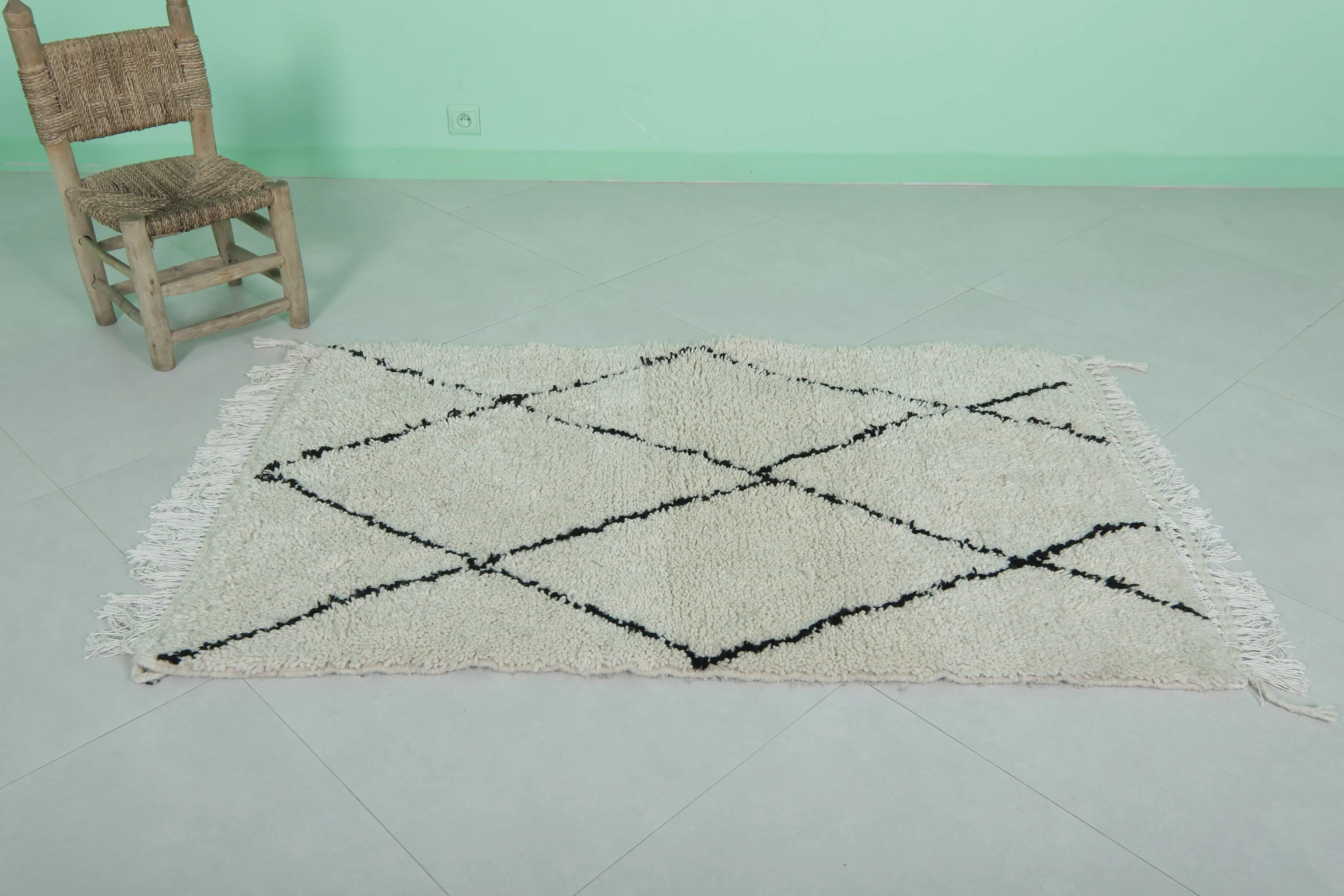 Diamond Moroccan Rug - Handmade Wool | 3.1 x 5 Feet