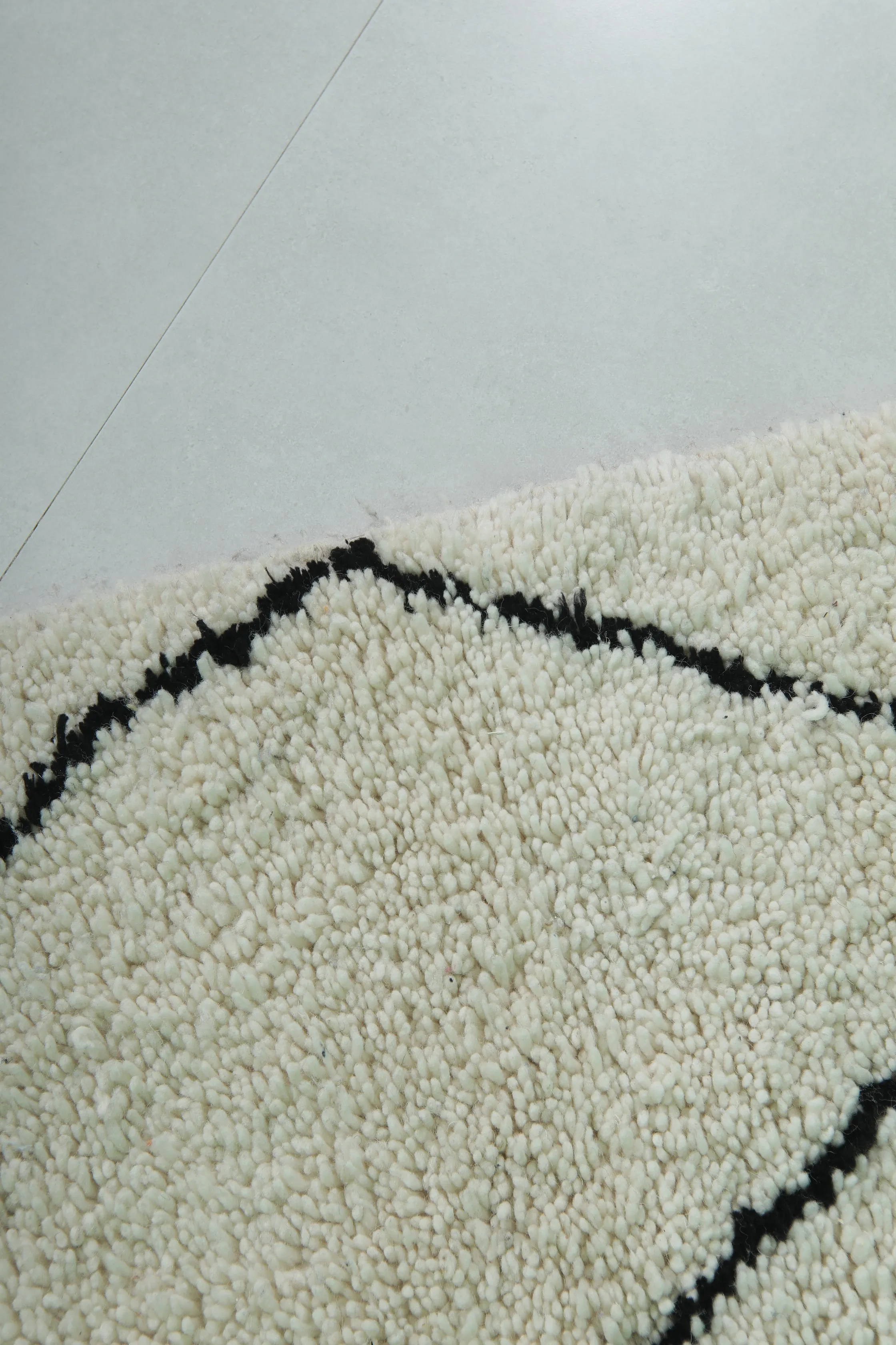 Diamond Moroccan Rug - Handmade Wool | 3.1 x 5 Feet