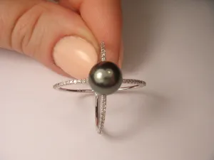 Exquisite Modern 14K Diamond X Tahitian Black Pearl Ring Band