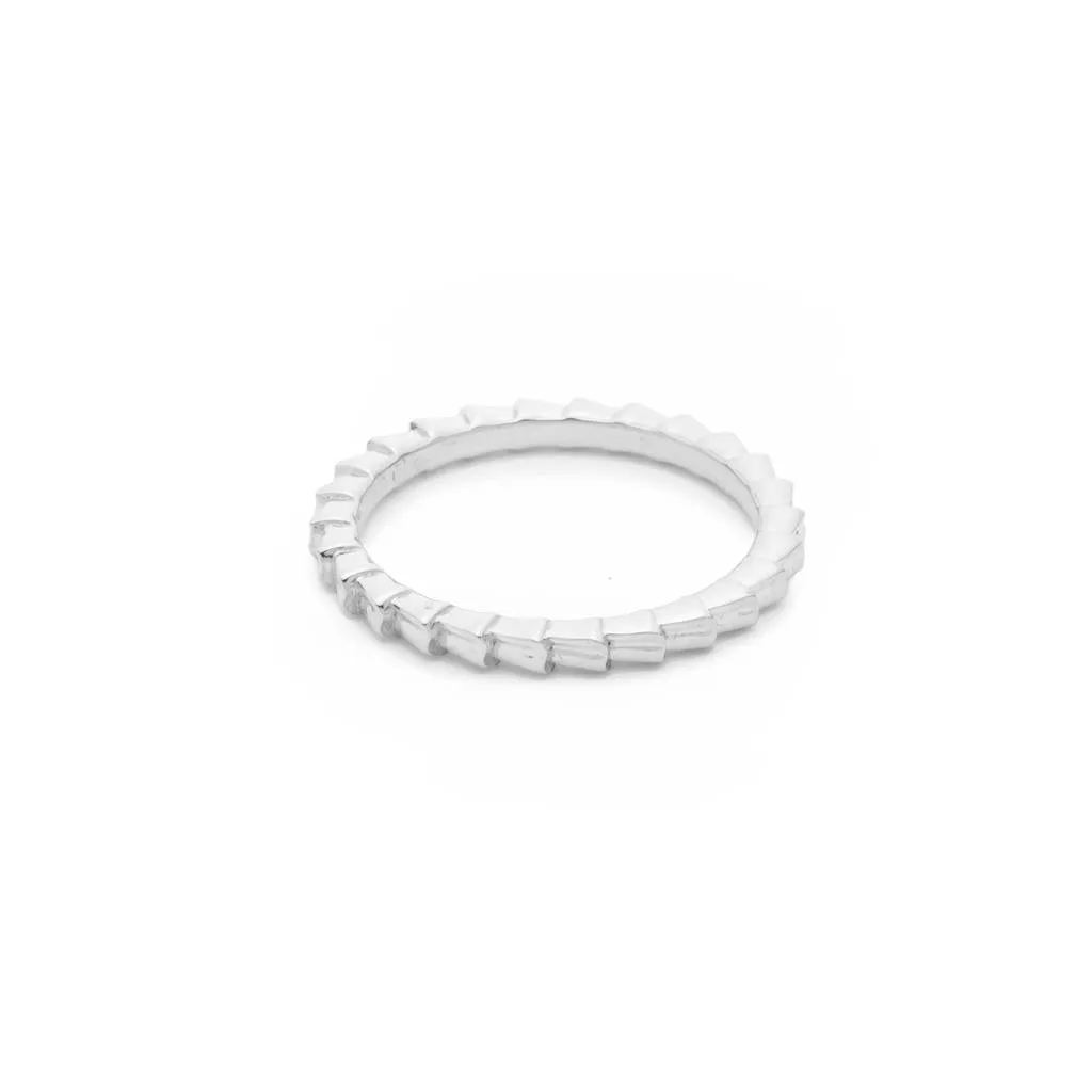 Isiro Sterling Silver Vertebrae Ring