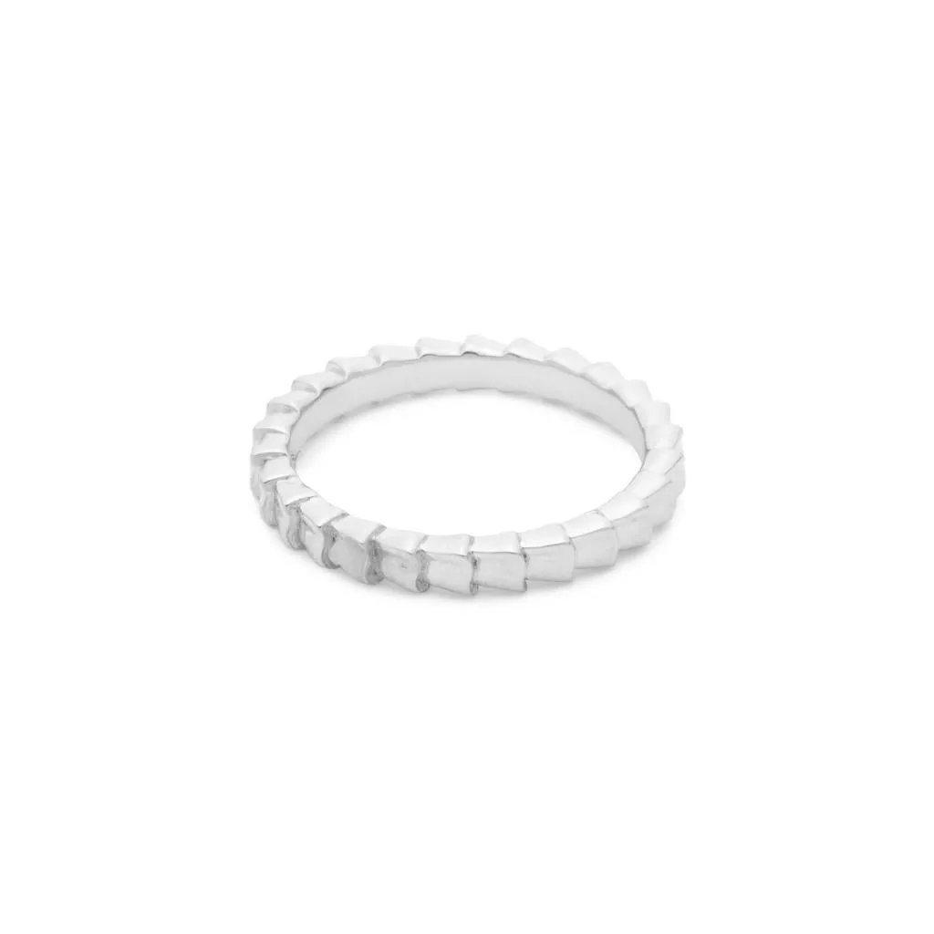 Isiro Sterling Silver Vertebrae Ring