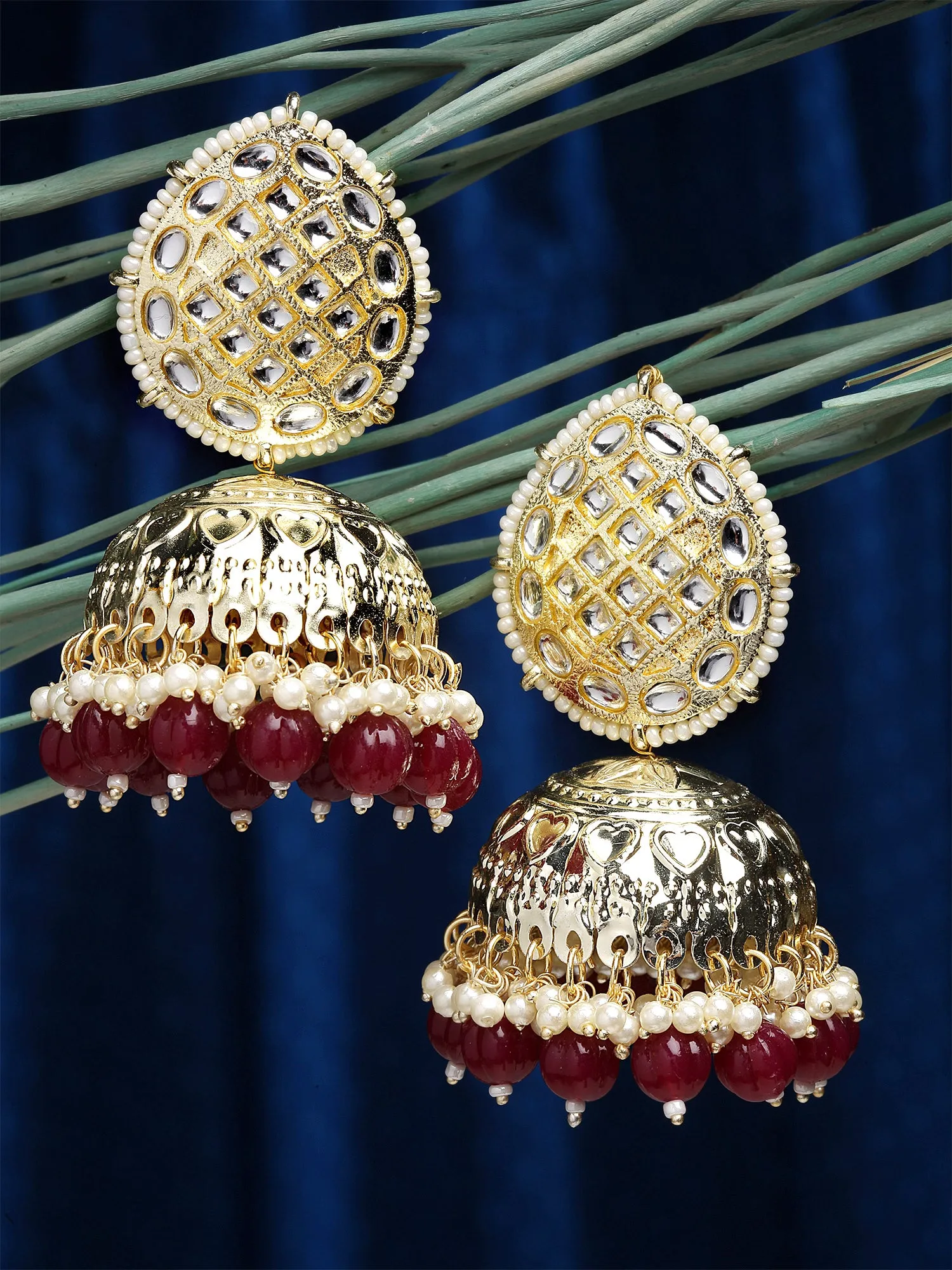 Karatcart Gold Plated Drop Shaped Red Beads Kundan Jhumki Earrings for Women