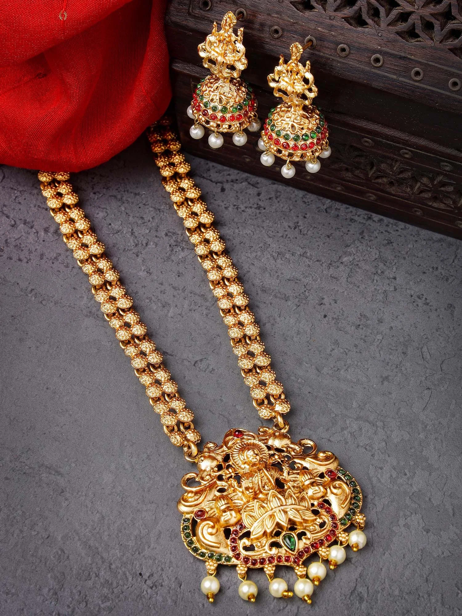 Karatcart Gold Plated Laxmi Mata Rani Haar Temple Jewellery Set for Women