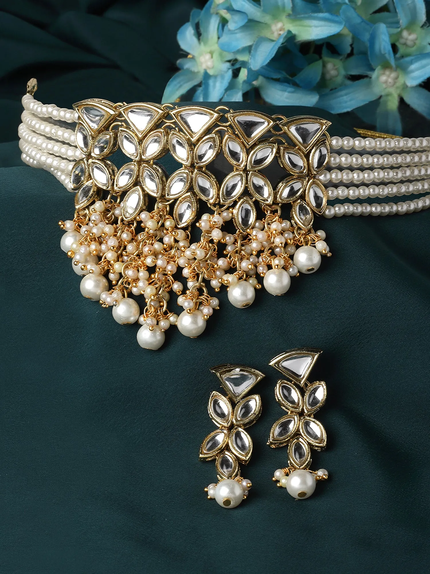 Karatcart Gold Plated Pearl Studded Kundan Choker Necklace Set for Women