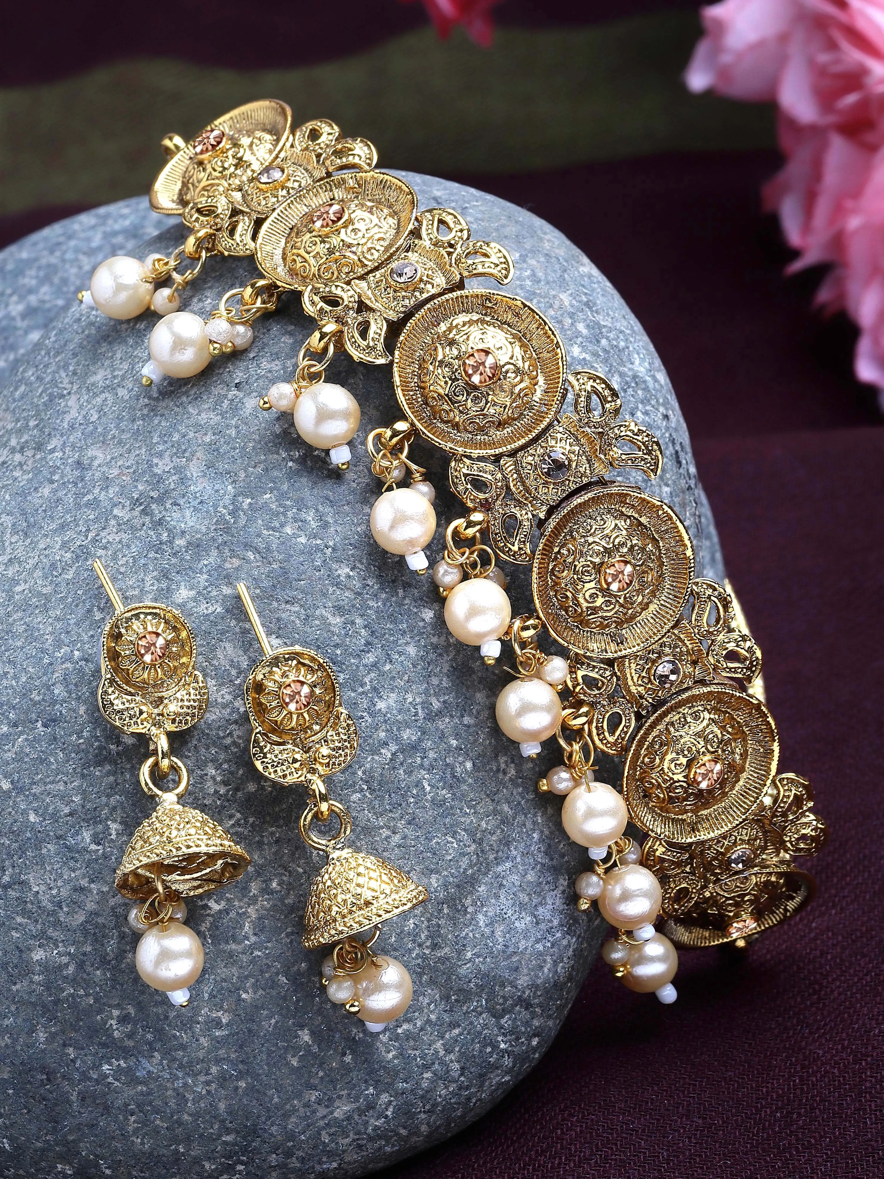 Karatcart Gold Plated Pearl Studded South Indian Jewellery Set for Women