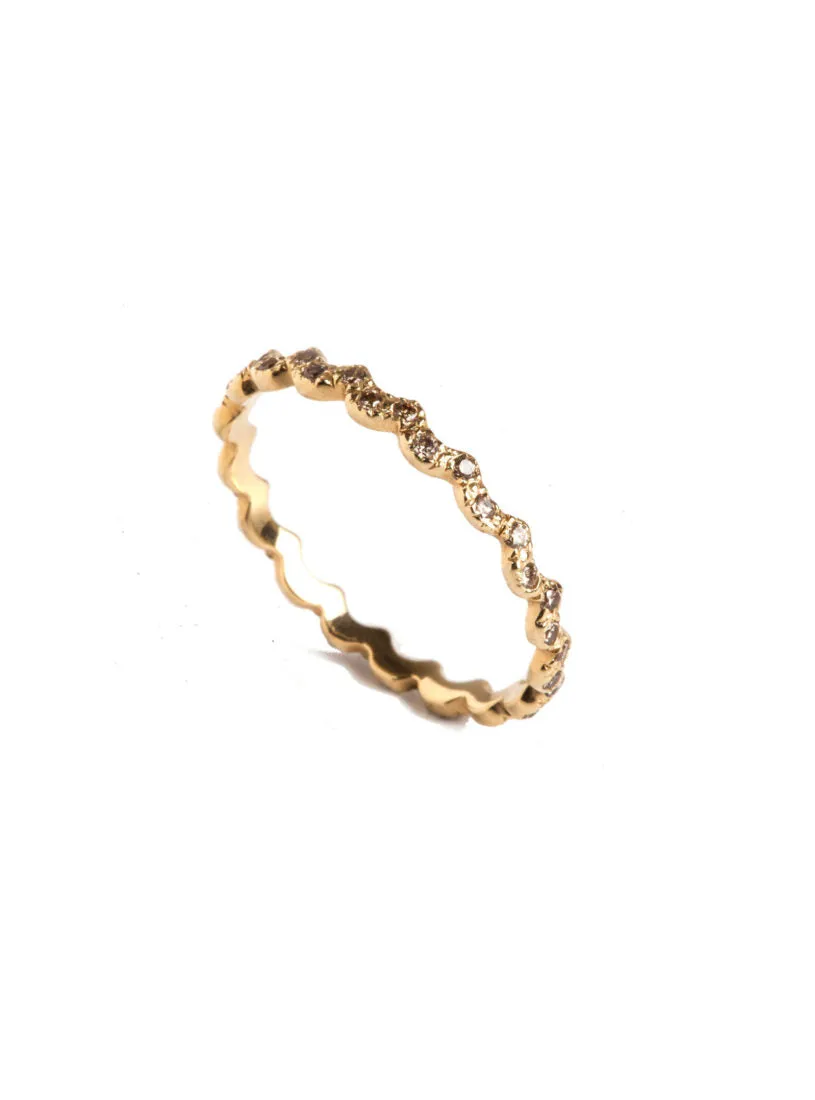 Levant Scalloped Ring with Diamonds