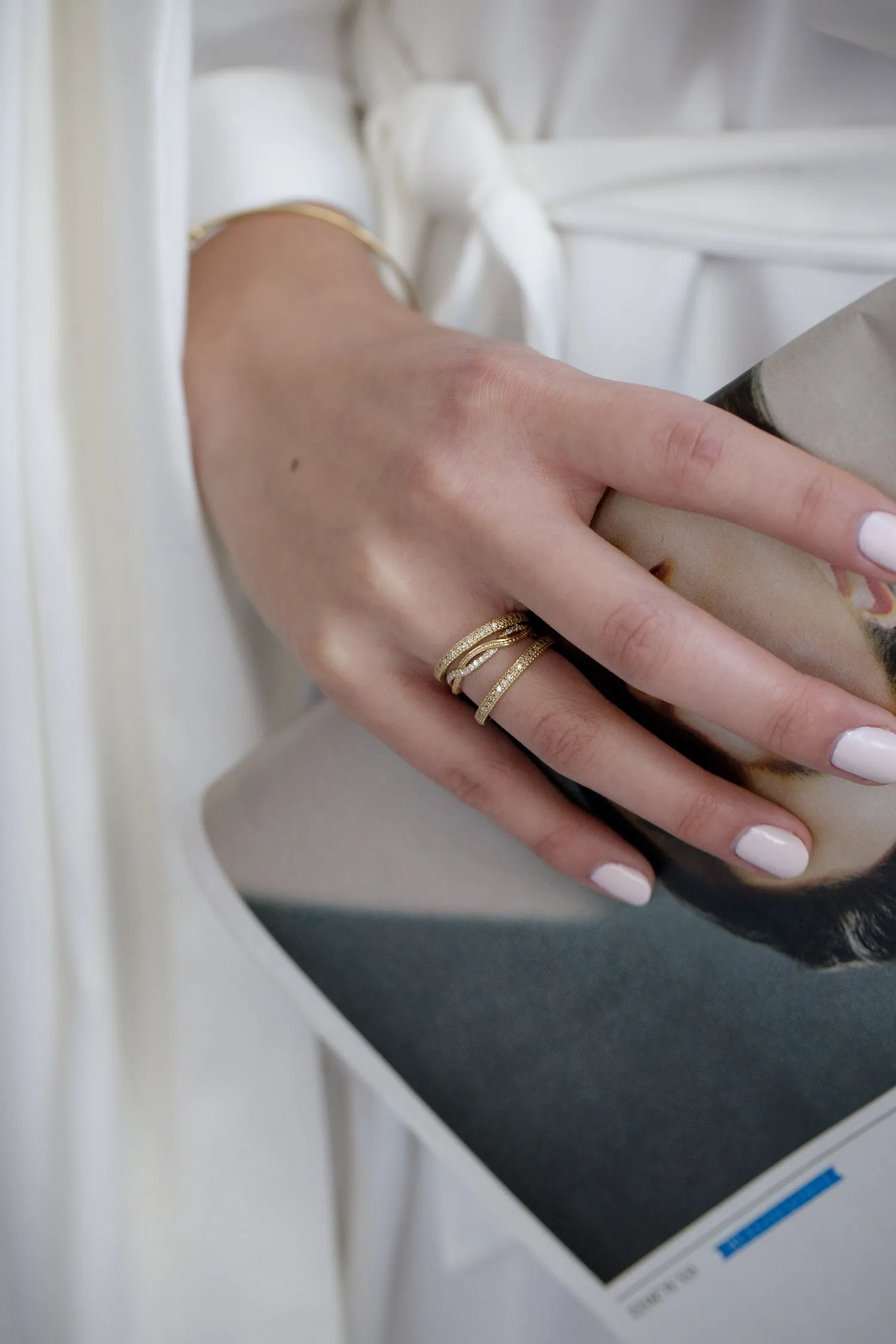 Levant Twisted Ring with Diamonds