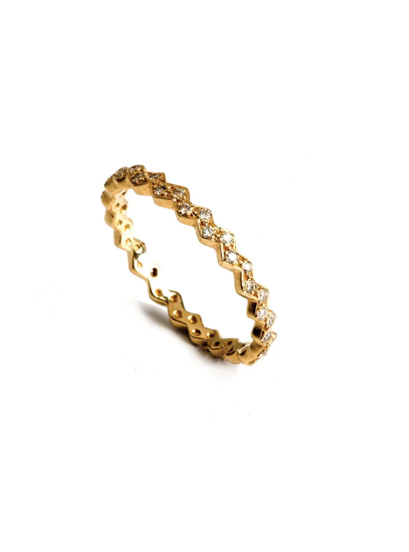 Levant Zig-Zag Ring with Diamonds