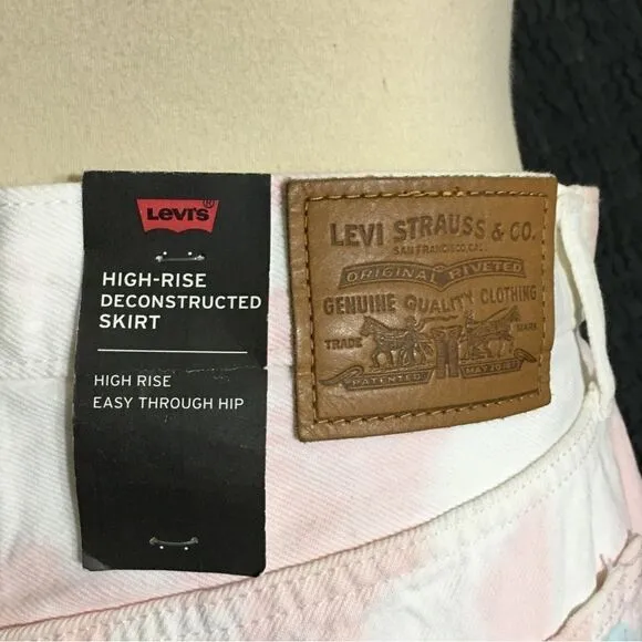 Levi’s NWT High-rise Deconstructed Skirt Size 29