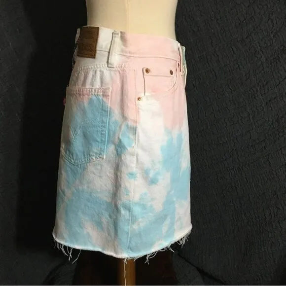 Levi’s NWT High-rise Deconstructed Skirt Size 29