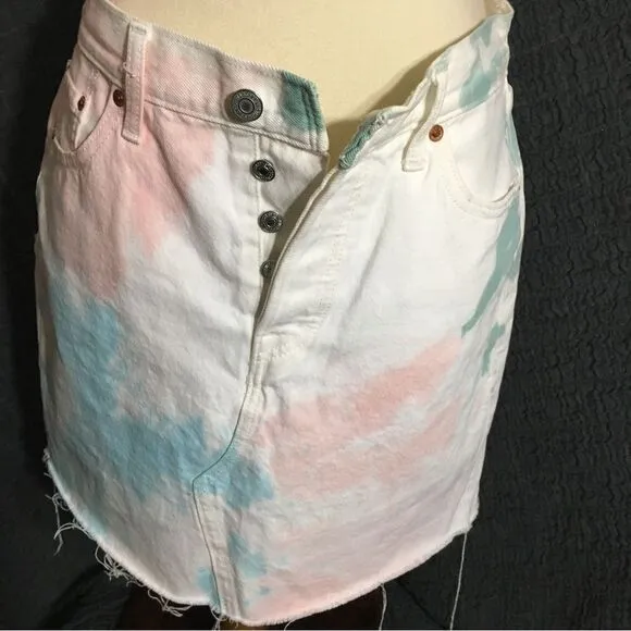 Levi’s NWT High-rise Deconstructed Skirt Size 29