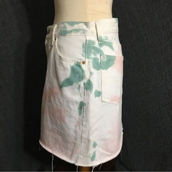 Levi’s NWT High-rise Deconstructed Skirt Size 29