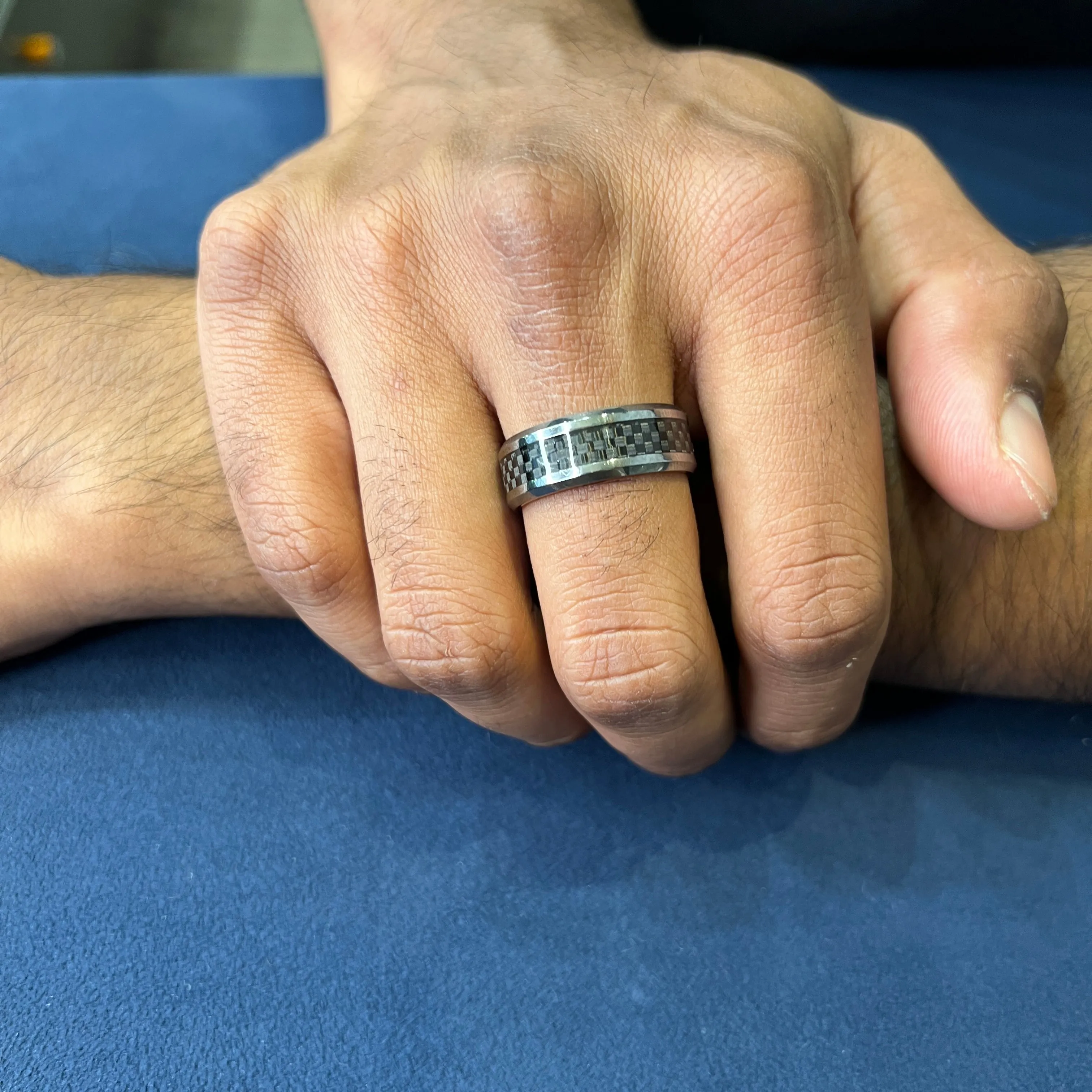 Malo (8mm) Tantalum and Carbon Fiber Men's Band