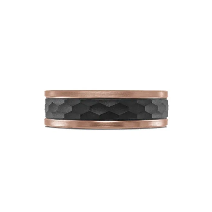 Mardini 14K Gold & Hammer Finish Carbon Fiber Tantalum Inlay Mens Band