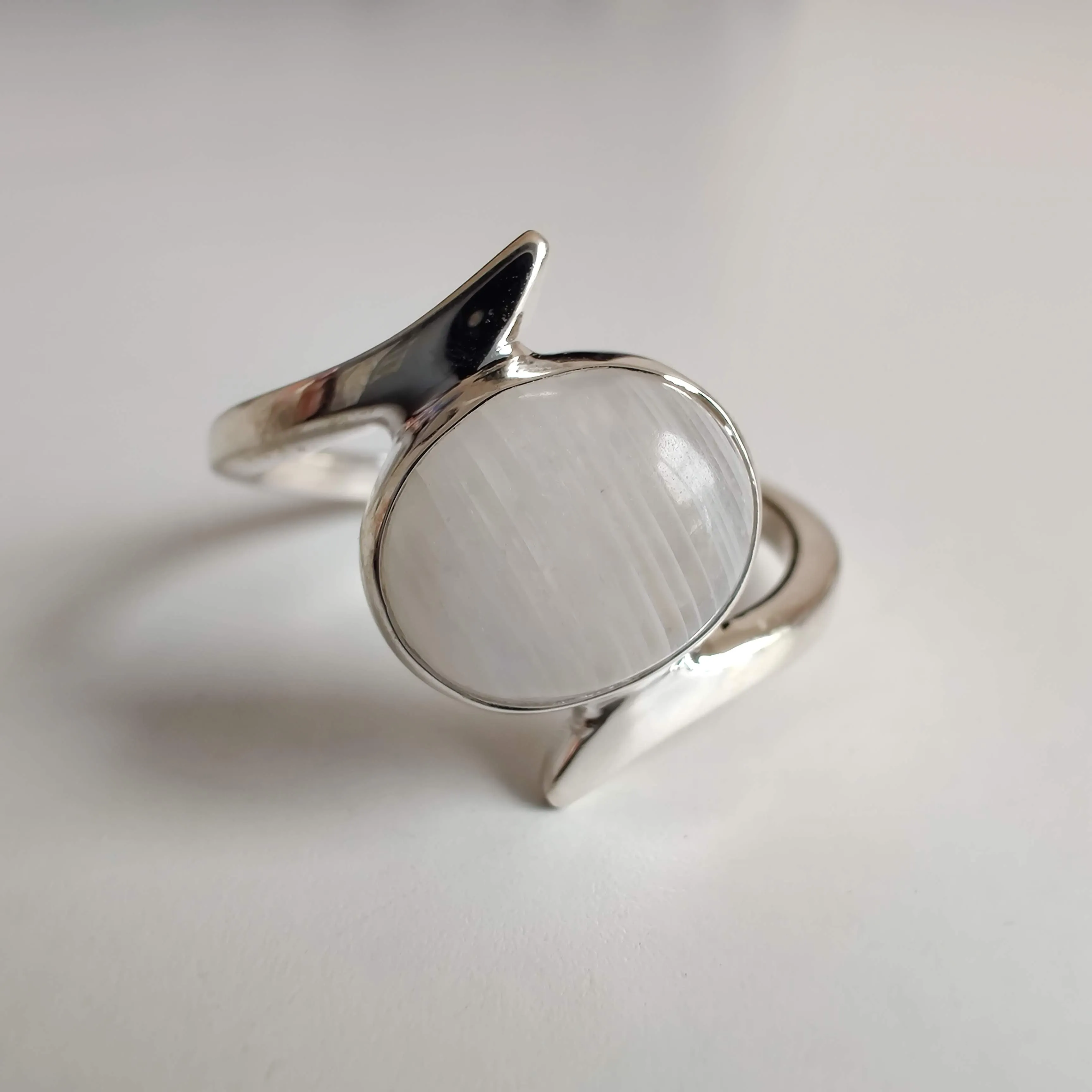 Moonstone Twist 925 Sterling Silver Ring