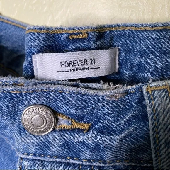 Nwt Forever 21 Premium High-Rise Distressed Ripped Jeans Size 29