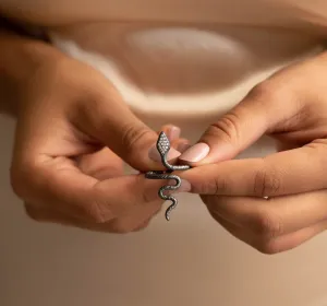 Pavé Snake Ring