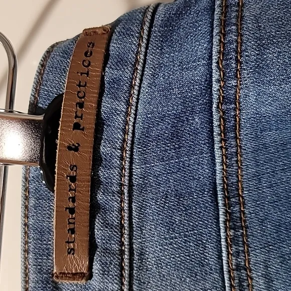 STANDARDS &amp; PRACTICES PATCHWORK TWO TONE DENIM SKINNY LEG BLUE JEANS WOMENS 18