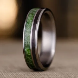 The Imperial | Men's Titanium Wedding Band with Imperial Diopside & Rosewood Inlays