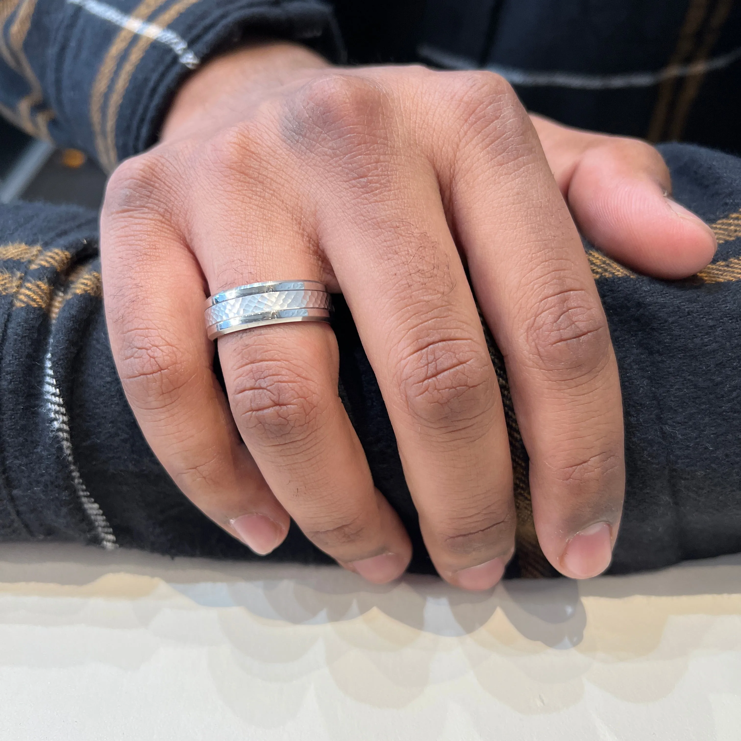 Torque (7.5mm) Cobalt and White Gold Band