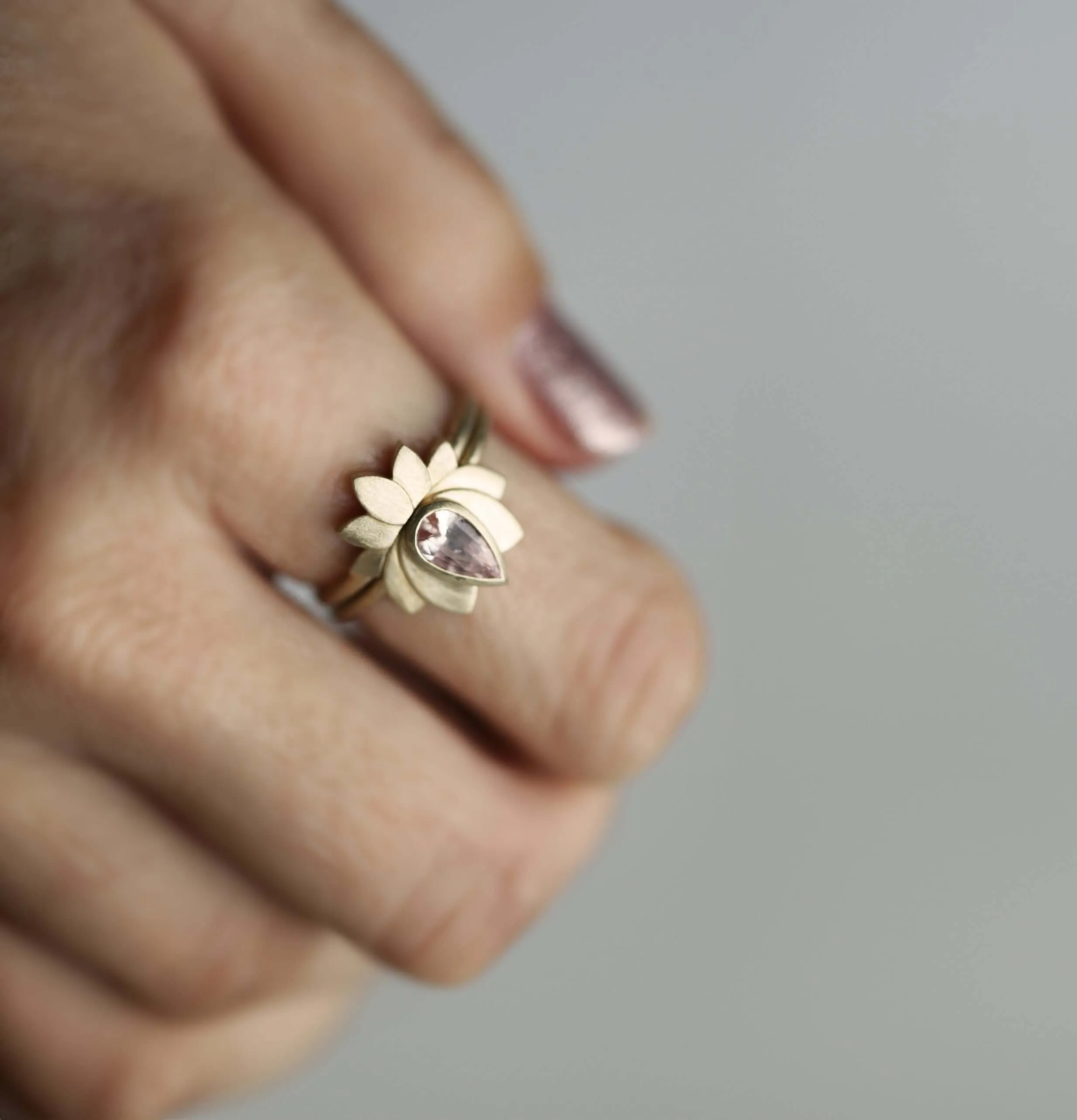 Trendolla 18K Gold Lotus Moss Agate Ring Set