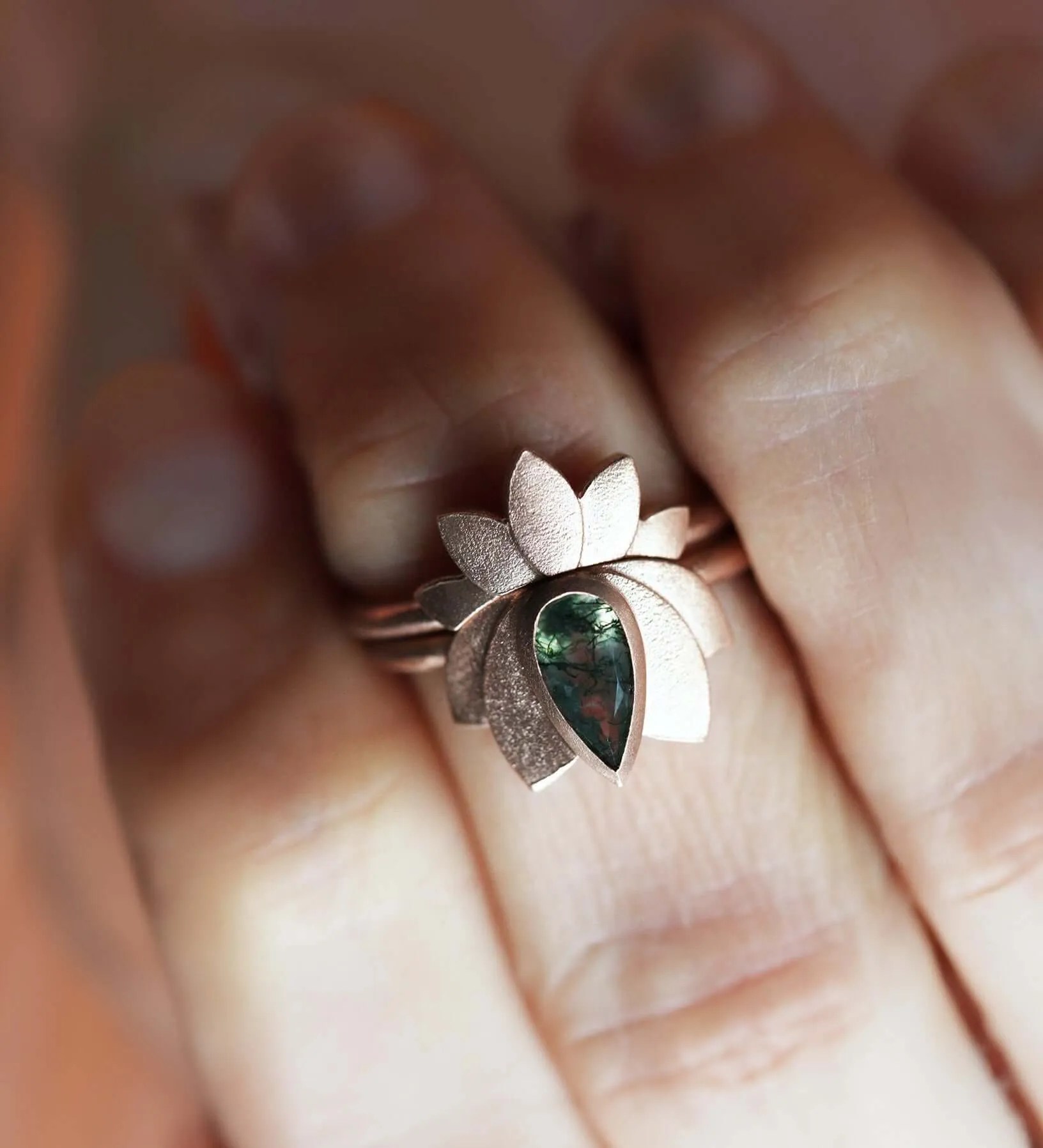 Trendolla 18K Gold Lotus Moss Agate Ring Set