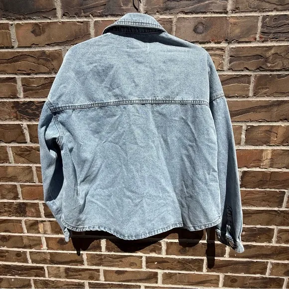 Vigoss Denim Light Wash Button-Up Shirt L